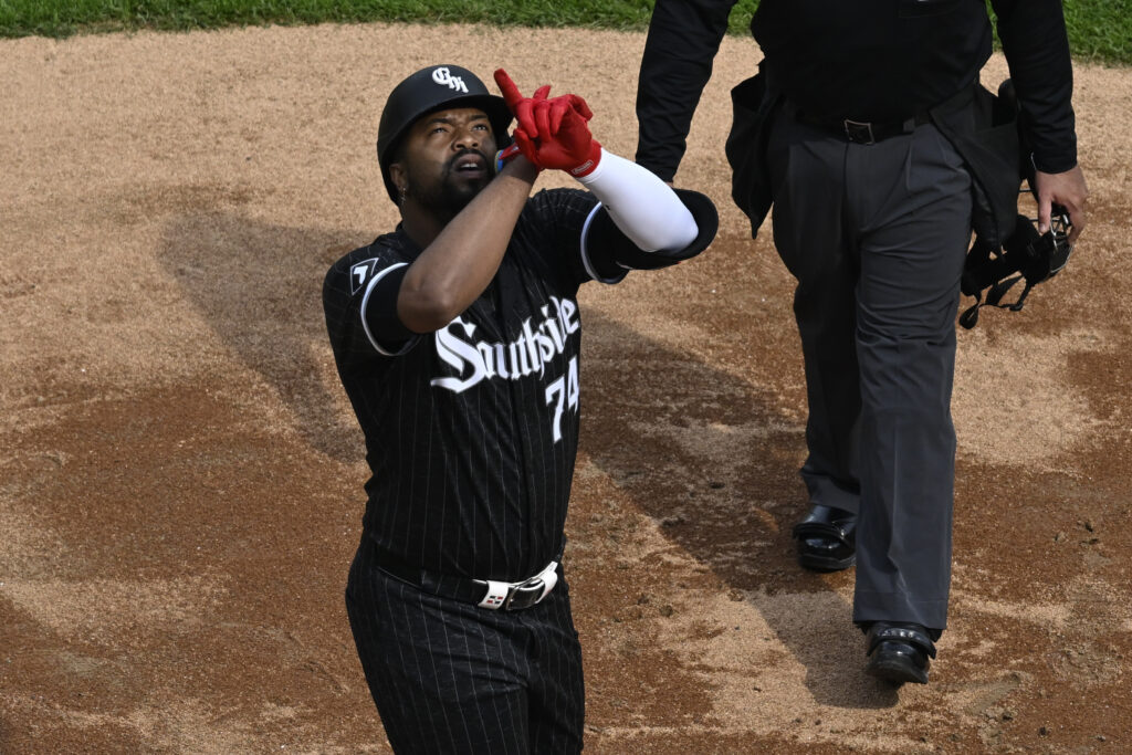 Blue Jays, Eloy Jimenez Agree To Minor League Deal