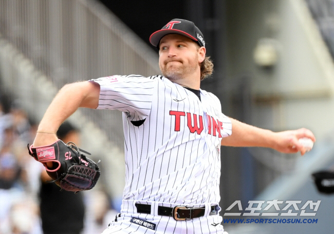 Failed to renew contract even with 13 wins → First ML start win → Added save the day after the hold. Will he succeed as a pitcher for the N.S. bullpen? 