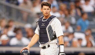 New York Yankees sign catcher Rob Brantly to minor-league contract