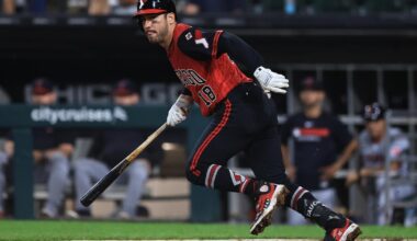 Tauchman gets the winning hit in the 11th as the White Sox beat the Guardians 5-4 for DH split