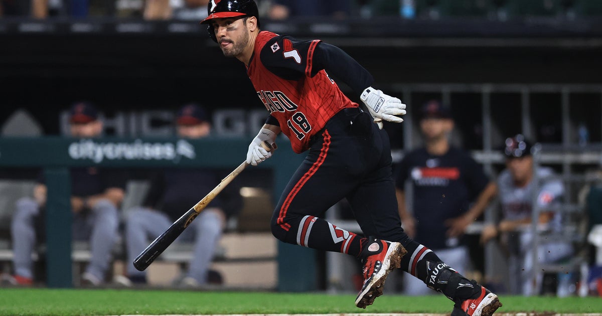 Tauchman gets the winning hit in the 11th as the White Sox beat the Guardians 5-4 for DH split
