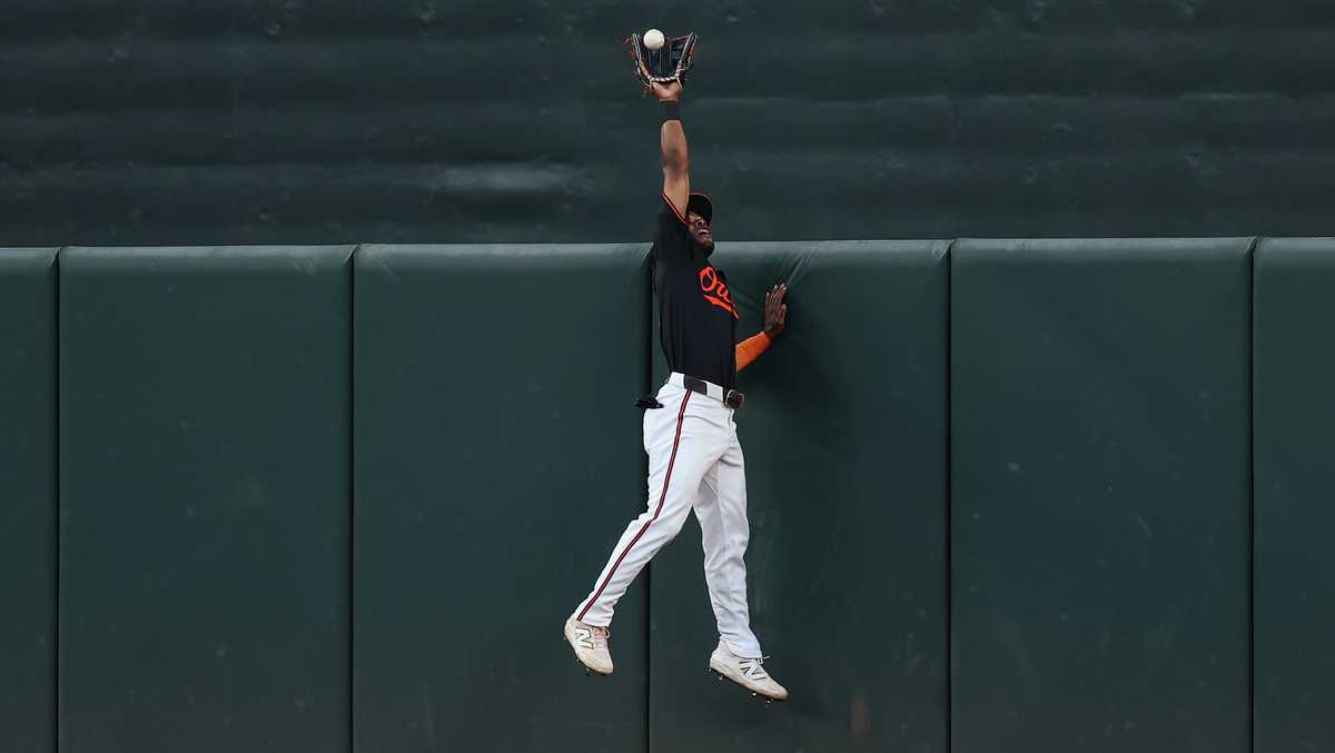 Orioles continue firesale on day of MLB trade deadline