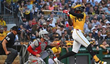 Bryan Reynolds has a 2-out, 2-run triple in the 8th in the Pirates’ 3-2 over the Reds