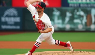 Cards edge out Cubs to take pivotal series