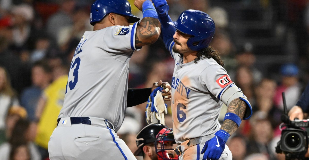 Royals offense comes to life in 7-3 win over Red Sox.