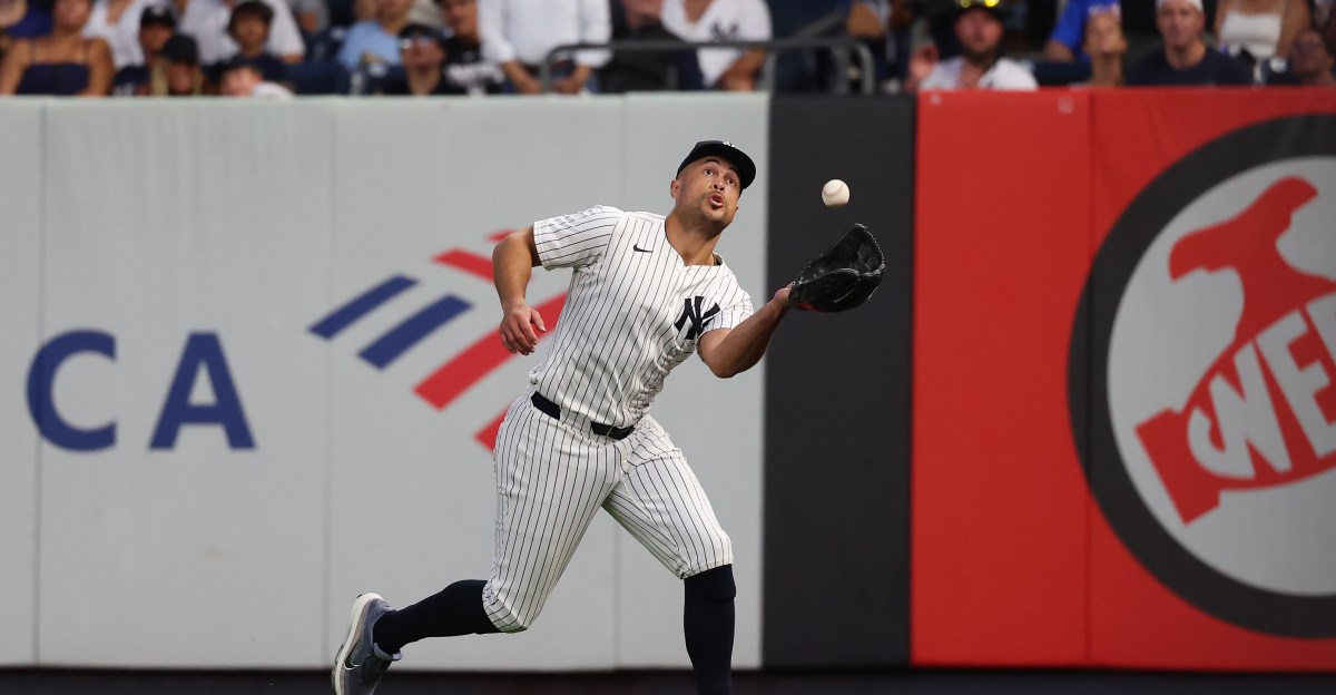 New York Yankees news: Stanton slow to recover from outfield play