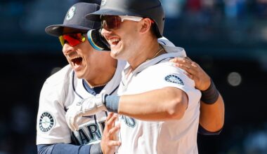 Mariners complete sweep with 4-3 win over Chicago in 11 innings