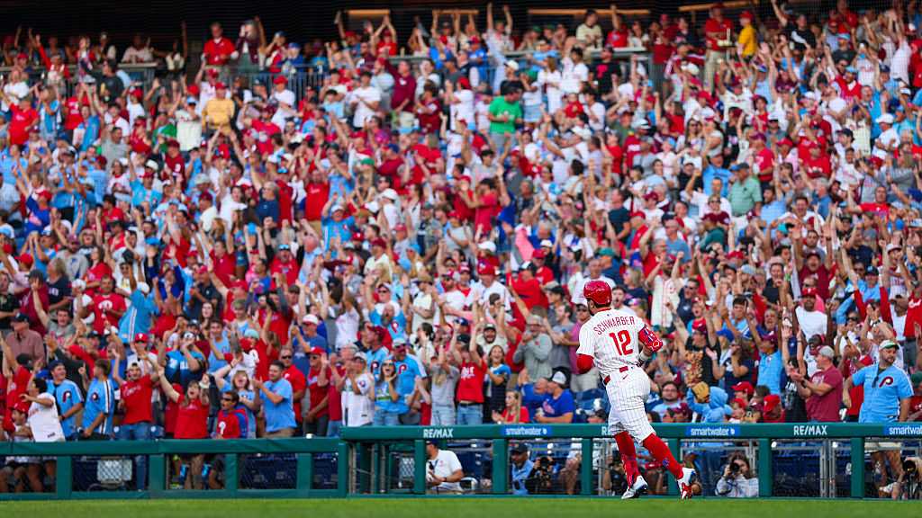 Realmuto, Schwarber and Stott homers power Phillies to a 6-4 win over Mariners