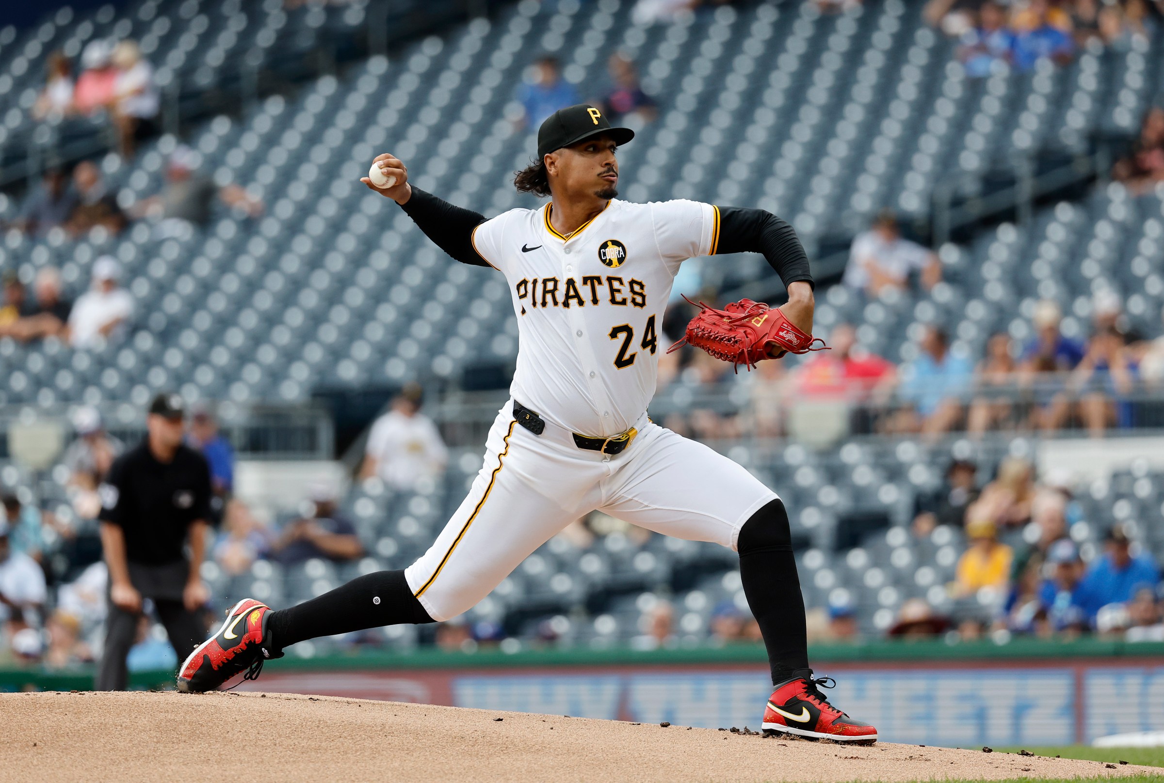 PITTSBURGH, PA - AUGUST 20: Johan Oviedo #24 of the Pittsburgh Pirates pitches in the first inning against the Toronto Blue Jays at PNC Park on August 20, 2025 in Pittsburgh, Pennsylvania. (Photo by Justin K. Aller/Getty Images)