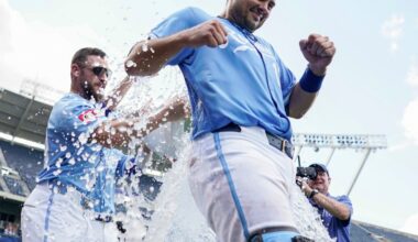 Royals finish successful homestand with 6-4 win over Rangers