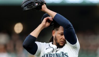 Mariners drop first game of season to Padres, 7-6