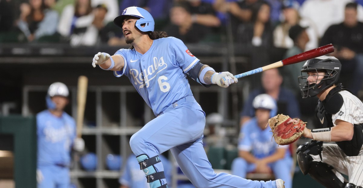 Royals overcome four-run deficit late, win 5-4 over White Sox