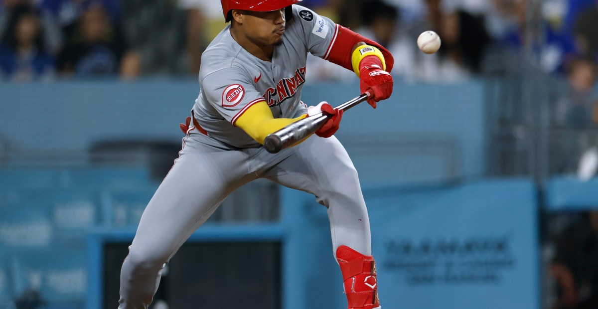 Defense again in the spotlight as Reds drop another to Dodgers