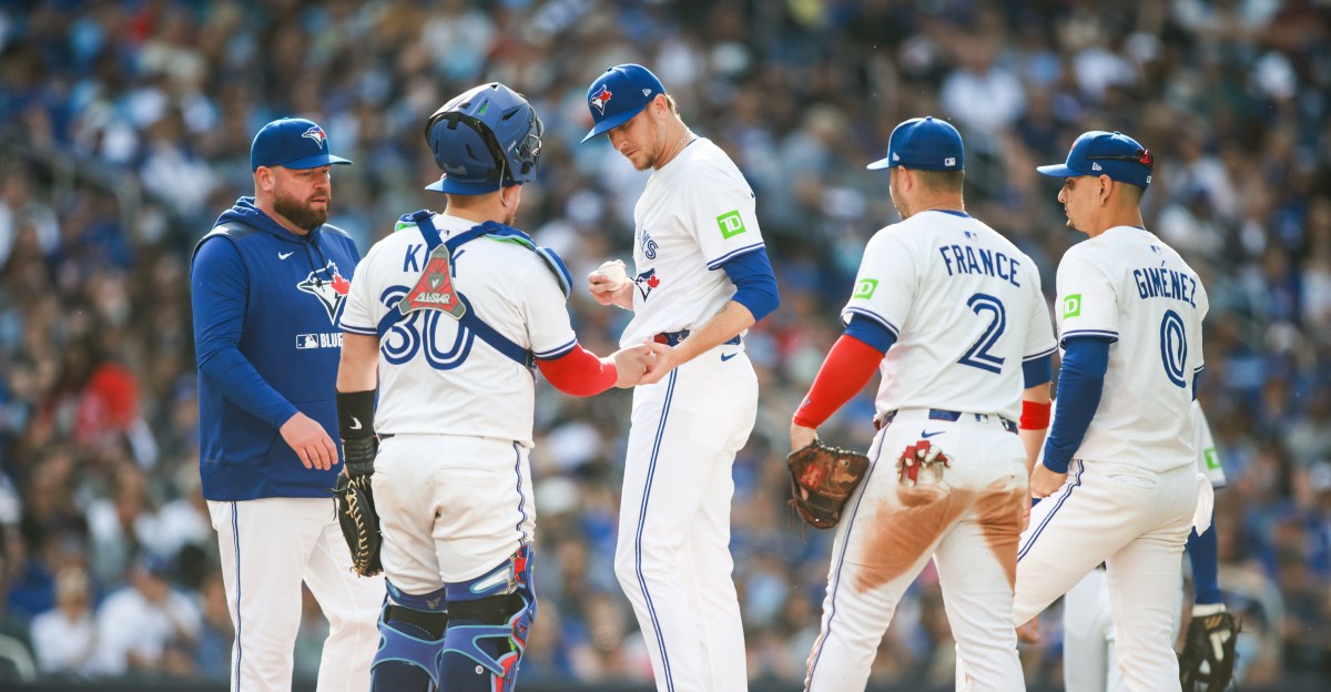 Yankees Rivals: Blue Jays lead in division shrinks to two games