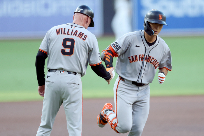 Home run  double Lee Jung-hoo's birthday was hot, batting average of 0.262OPS of 0.742 It would have been better if it had been close to expectations