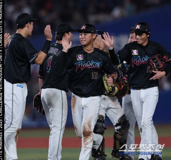 I swept the opening three games in a row...Chiba Lotte Team, which has left Sasaki with a batting average of 0.205 (Min Chang-ki's Japanese baseball) in four of the last five games