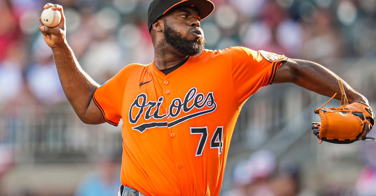 Félix Bautista undergoes shoulder surgery, will miss 12 months