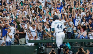 Mariners retire Ichiro’s number before 7-4 win over Rays