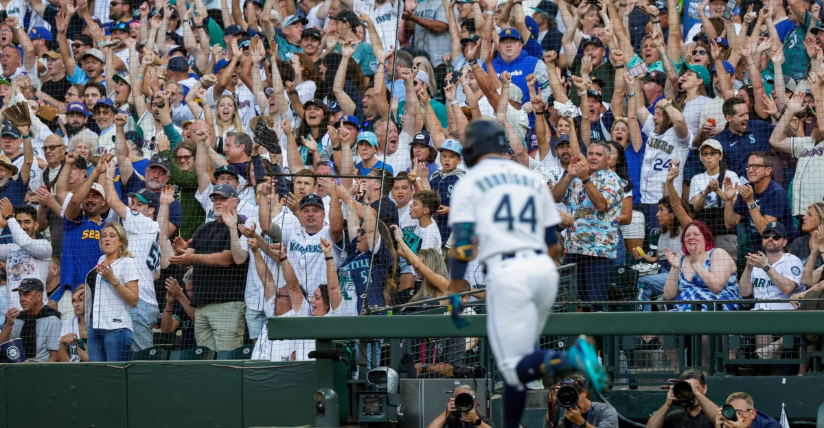 Mariners retire Ichiro’s number before 7-4 win over Rays