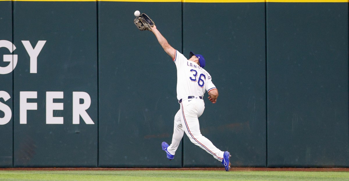 Arizona Diamondbacks strike late as Texas Rangers downed 3-2