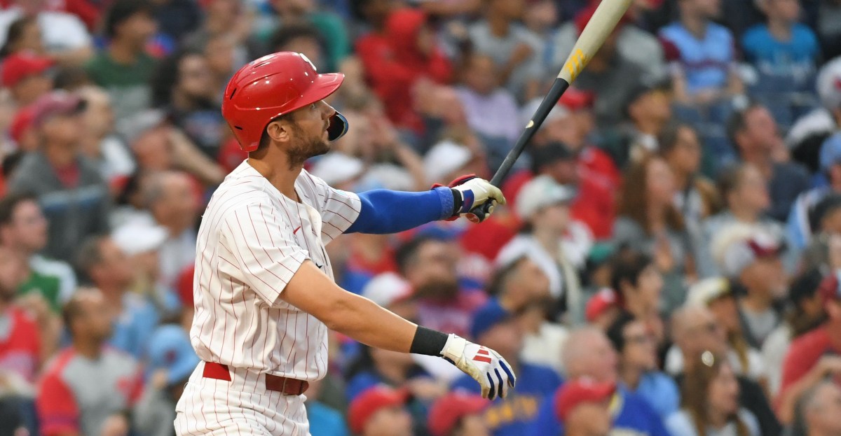 Everybody hits (literally): Phillies 12, Mariners 7