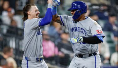 Royals bat around in fifth in huge 12-1 win over White Sox