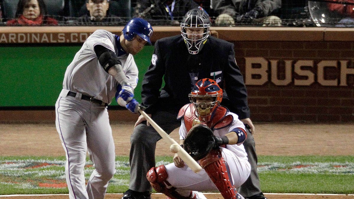 Josh Hamilton belts home run