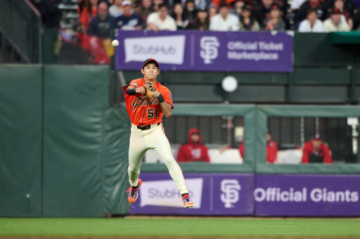 Lee Jung-hoo can't center field! Shocking Press, Determined and Criticized → Lost All Offensive Power to Defense, Even Negative