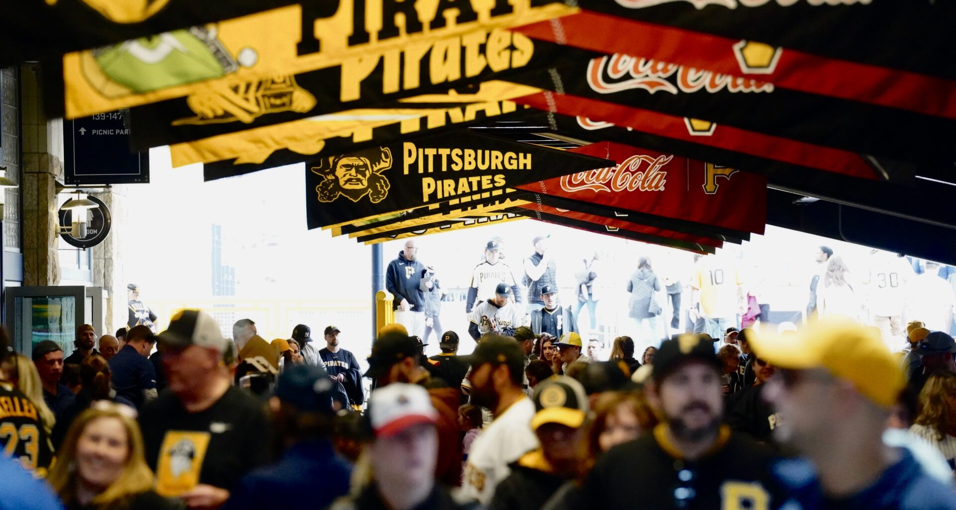 Final: Giants 8, Pirates 1