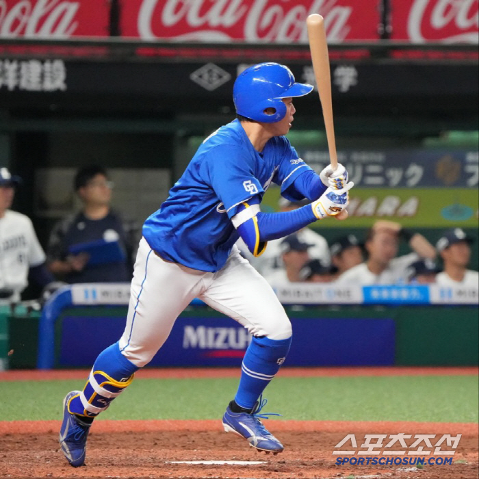 A lie happened, 34 games with 0 RBIs since the opening...He hit a batting average of 0.483 in May-June, hit the final hit in the 10th inning of extra time, and topped the batting hit (Min Chang-ki's Japanese baseball)