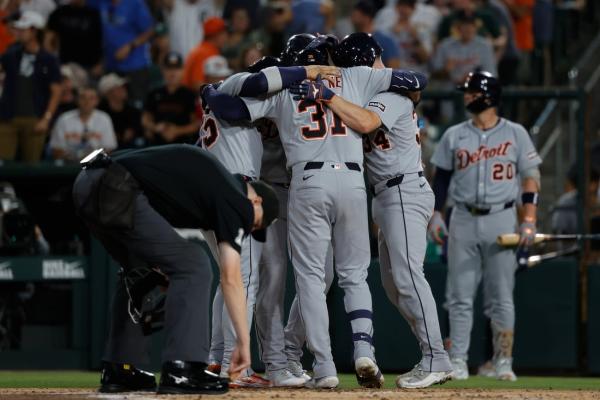 Athletics use walk-off walk to down Tigers thumbnail