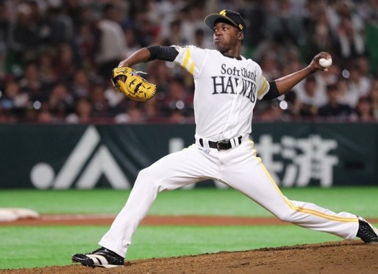 Moinelo Set Japan Baseball Strikeout Record – Radio Rebelde – English