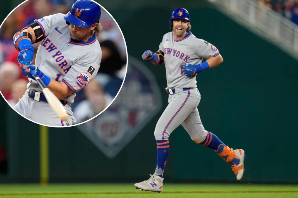 Jeff McNeil has another big night in Mets' blowout victory
