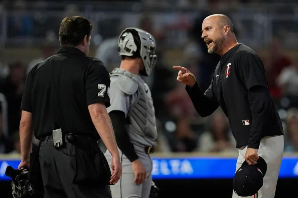 Twins' Rocco Baldelli eviscerates umpire before ejection