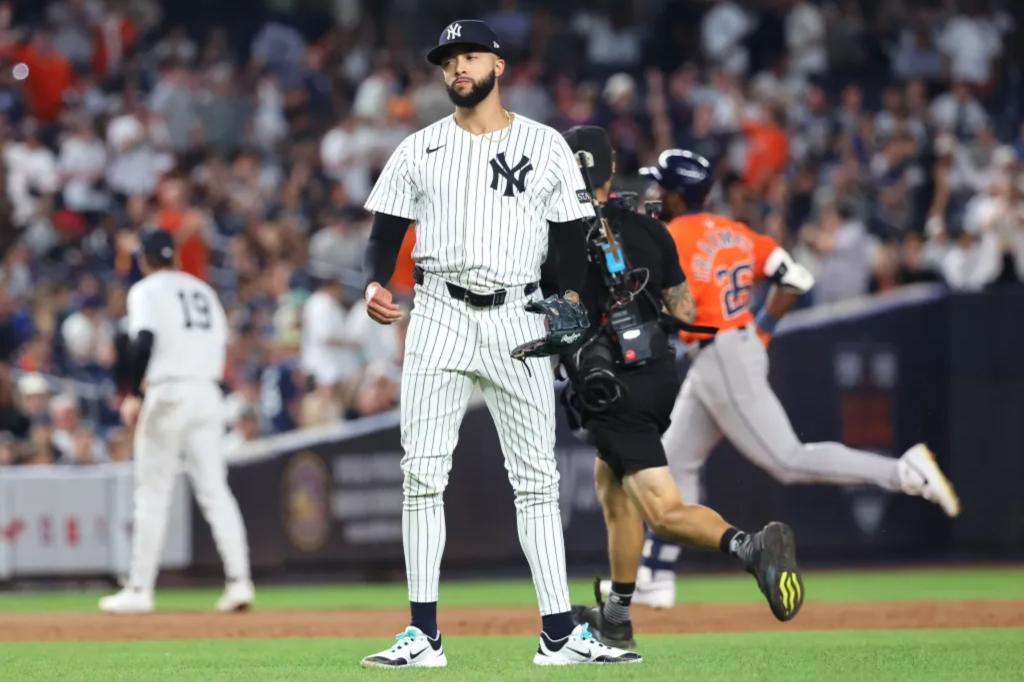 Yankees, Aaron Boone can't pitch Devin Williams in any big spot