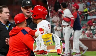 Cardinals' Willson Contreras hits own coach with bat toss in insane ejection