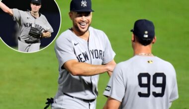 Giancarlo Stanton's two-run homer in 10th saves Yankees
