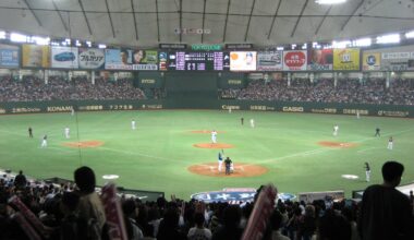 Fans packed the Tokyo Dome for the 2006 Aeon All-Star Series (Photo: Courtesy of Robert Fitts)