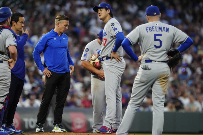 Oh my god, Ohtani was hit 151km and sprinted all the way, almost lost all of the Dodgers...Can I trust you if I take a day off