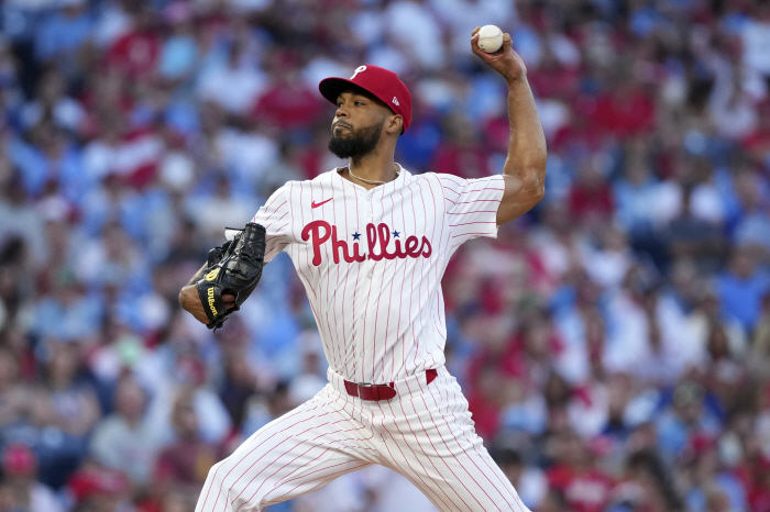 PHI ace with a 96.3% S ratio of the first pitch disappeared again. He