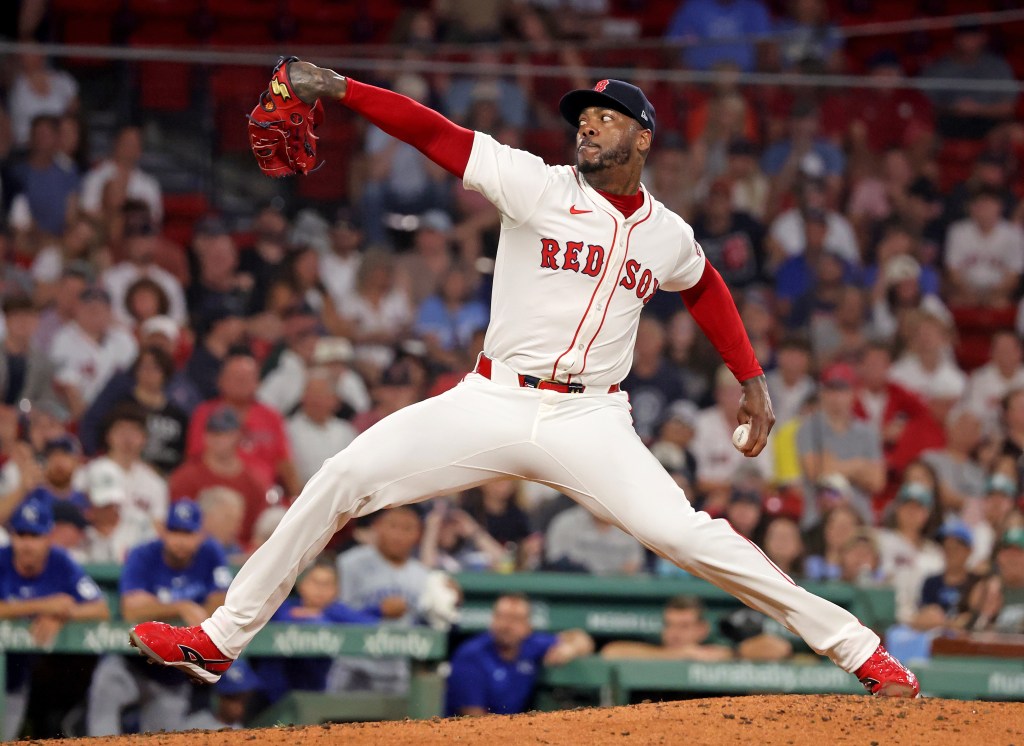 Red Sox extend closer Aroldis Chapman amidst career year