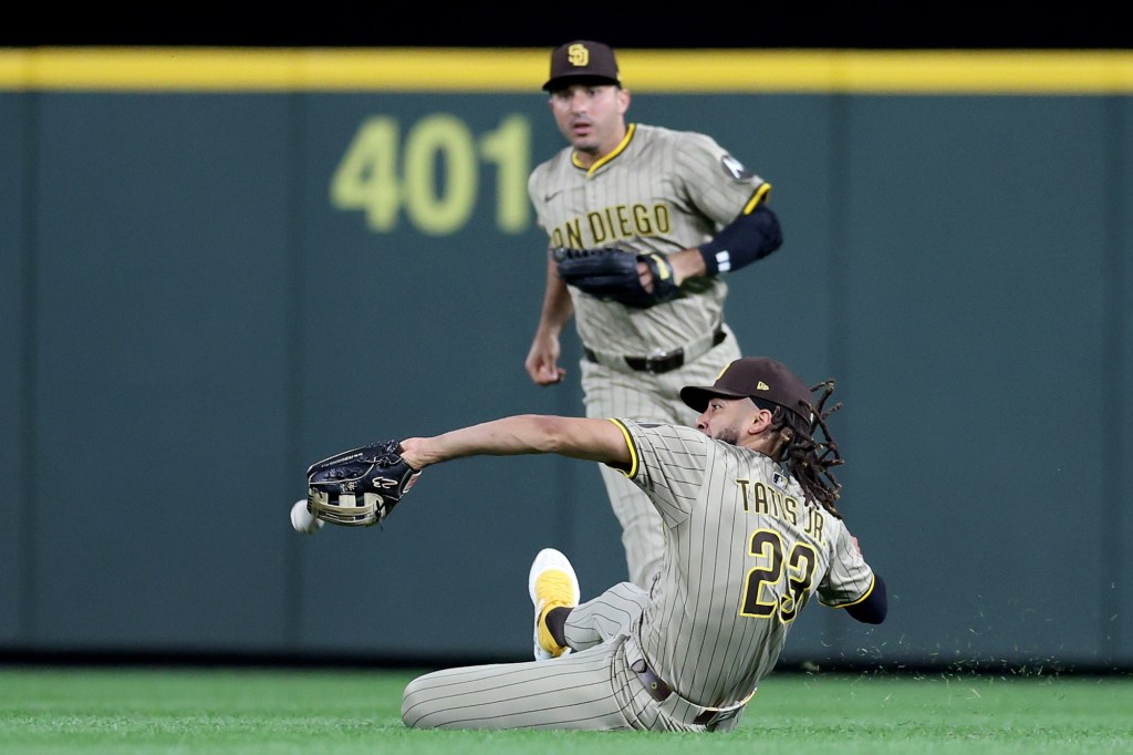 Padres blow lead built with home runs as Mariners clinch Vedder Cup