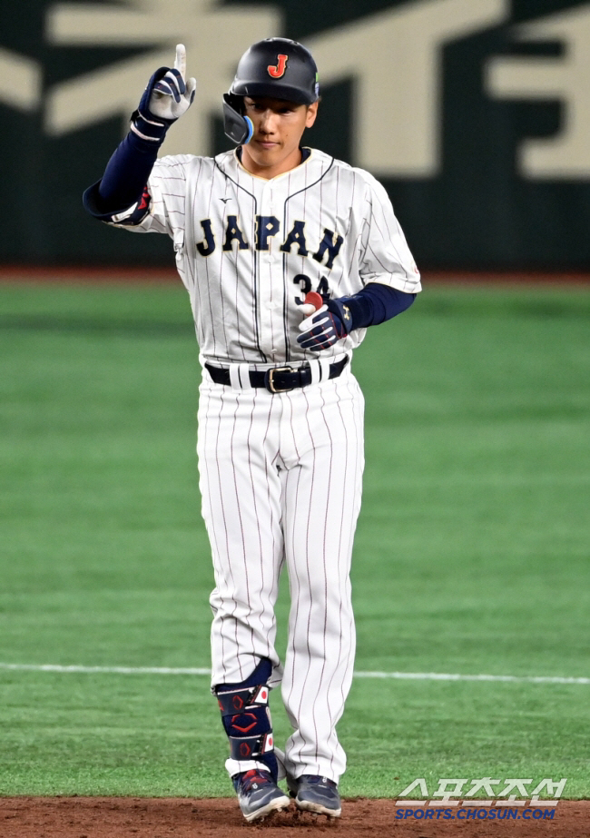 To make matters worse during rehabilitation, there are no outfield or designated hitters, and Japan's highest hitter (Min Chang-ki's Japanese baseball) with an annual salary of 18 million