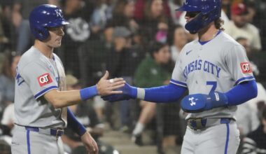 Kansas City blows out Chicago behind 8-run 5th inning