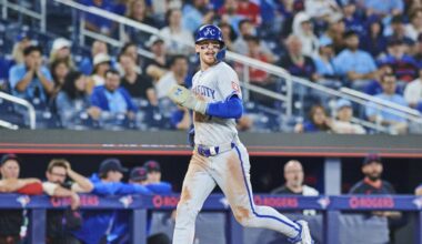 Mike Yastrzemski homers in his 1st at-bat as a Royal in win over the Blue Jays
