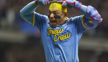 Contreras homers in 9th inning to give Brewers a 5-4 win over Giants