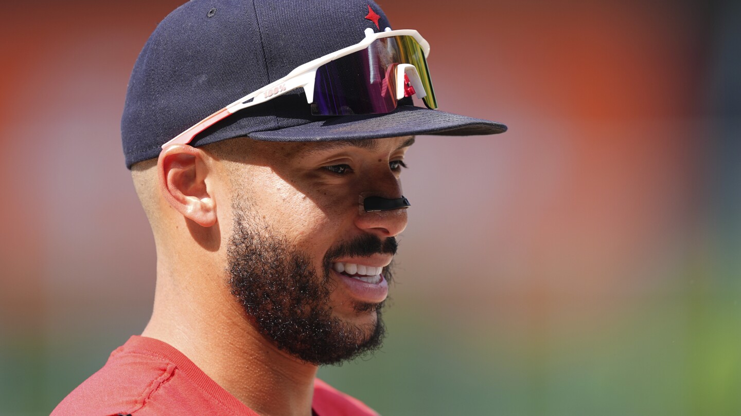 Carlos Correa returning to Astros after trade with Twins