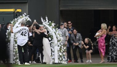 White Sox celebrate showman Bill Veeck with wedding, 50-foot hot dog, petting zoo at ballgame