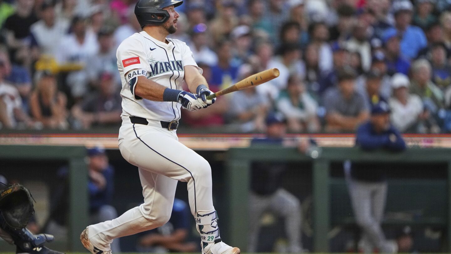 Raleigh hits MLB-best 44th homer and Rodríguez connects twice as streaking Mariners top Rays 7-4