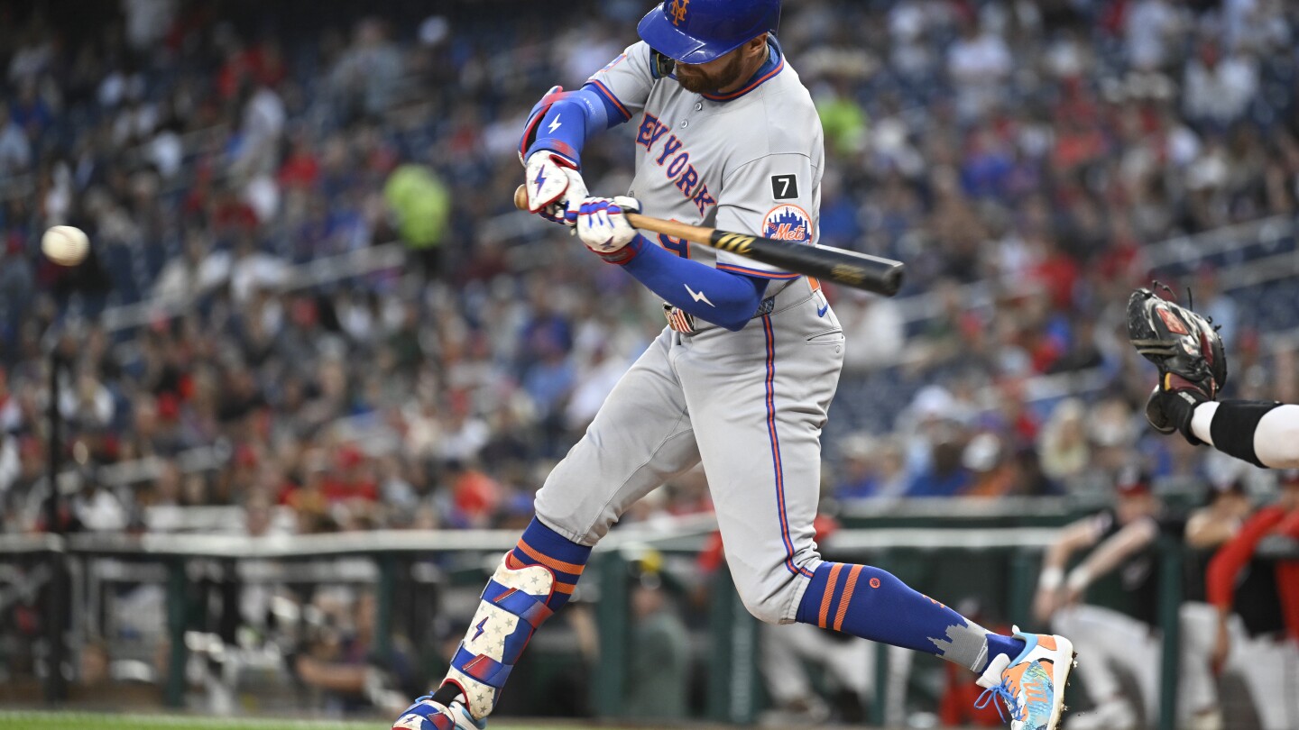 Mets' Brandon Nimmo removed from game at Washington after latest flare-up of chronic neck issue